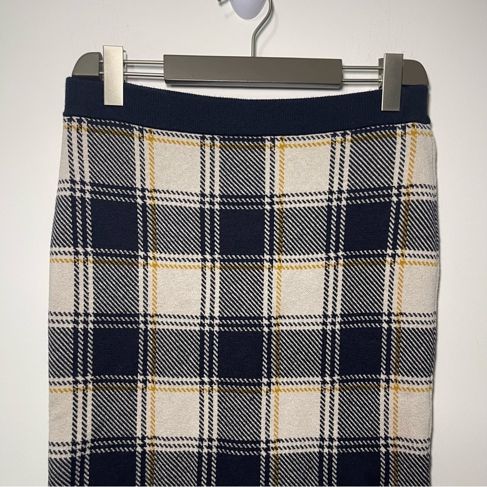 Ann Taylor Women’s Plaid Knit fall holiday Pencil Skirt Navy Yellow in Size M - Picture 2 of 8